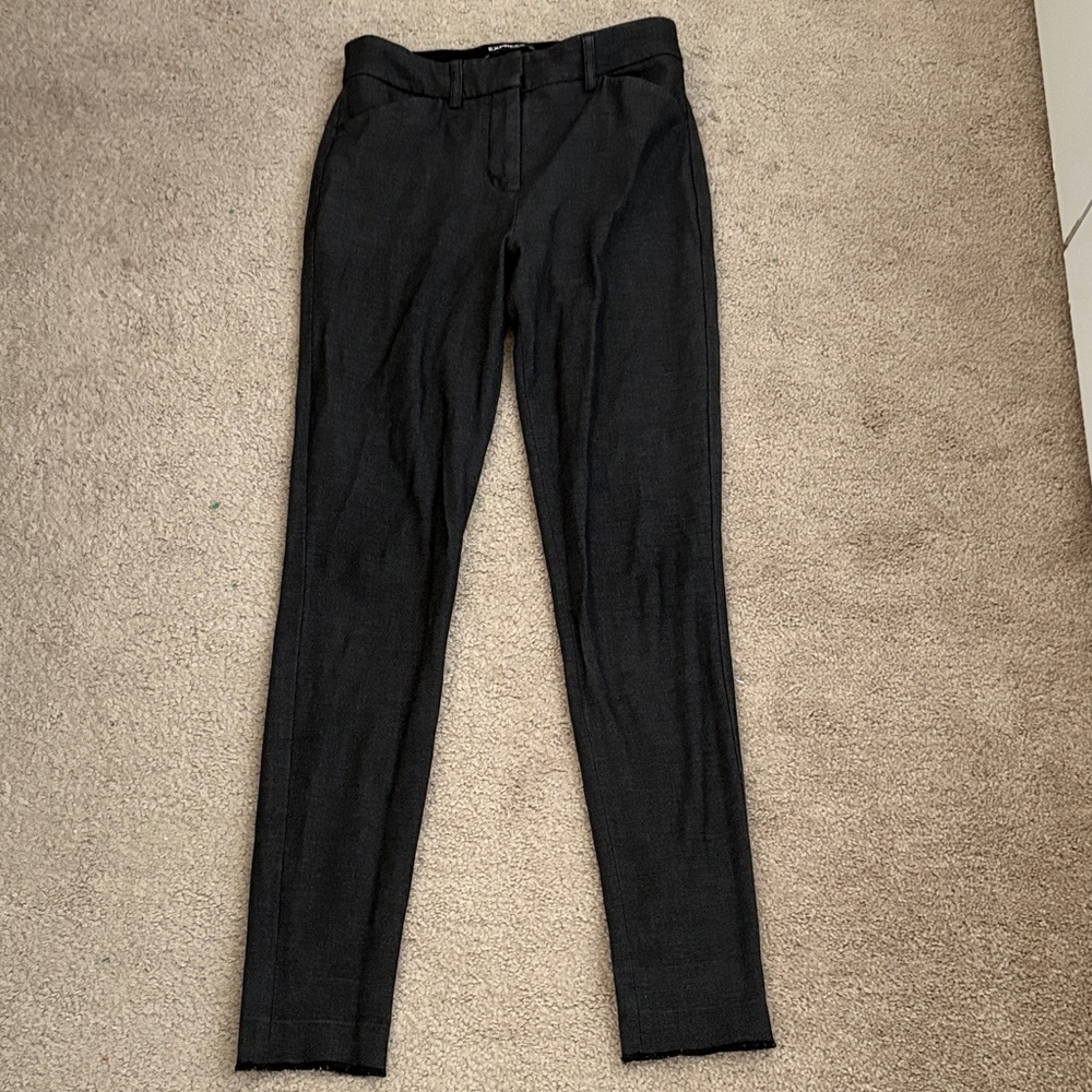 Woman’s Express Stretch Skinny Mid Rise Black Pants Size 00R